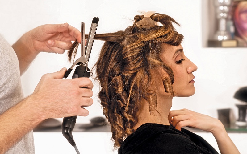 making a beautiful lady hair for a special night